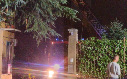 In silenzio da giorni, trovato morto in casa