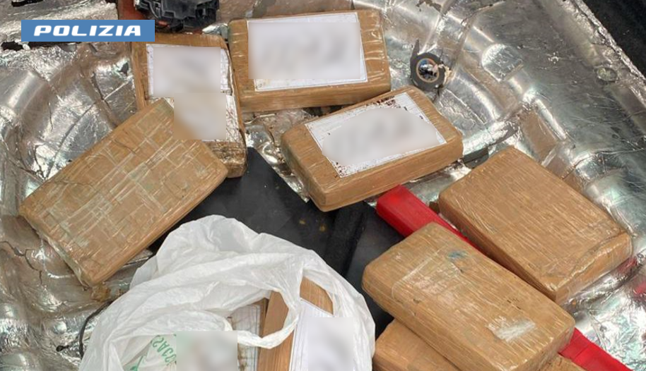 Viaggiava con il bagagliaio pieno di cocaina