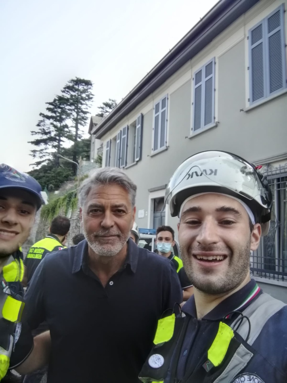 Ha giurato da Vigile del fuoco “l’angelo del fango” amico di Clooney