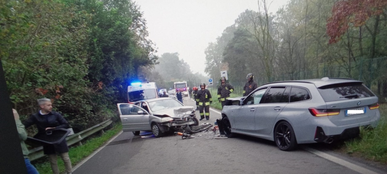Incidente tra quattro veicoli nei pressi delle Quattro strade