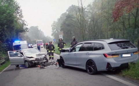 Incidente tra quattro veicoli nei pressi delle Quattro strade