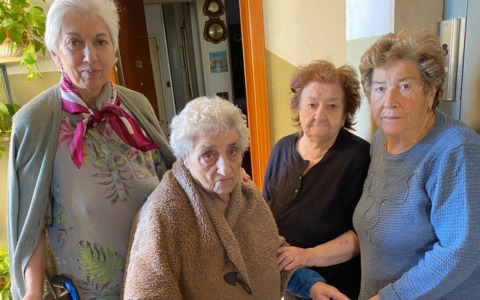 Anziani ostaggio degli ascensori «difettosi»  nelle case Aler