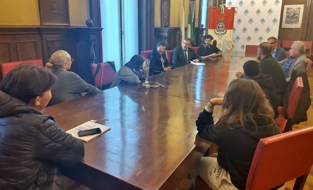 I ragazzi dell’Impresa Sociale Il Carro in visita al Comune