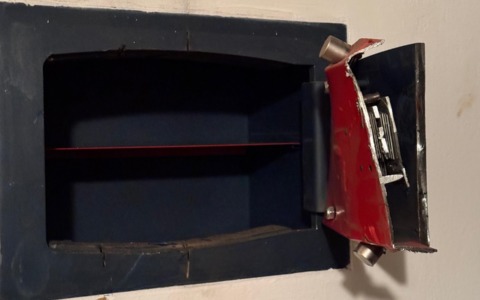 Colpo in villa, ladri assaltano la cassaforte col flessibile: bottino da capogiro