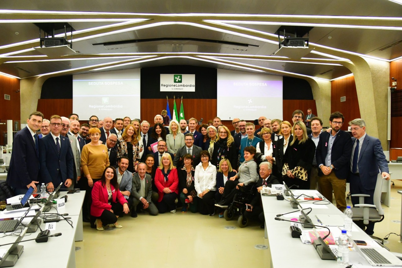Ottobre rosa, Regione Lombardia in prima linea nelle diagnosi precoci dei tumori