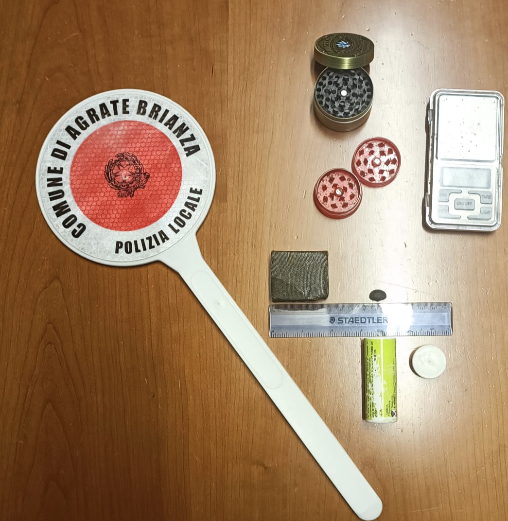 Presi in auto con la droga