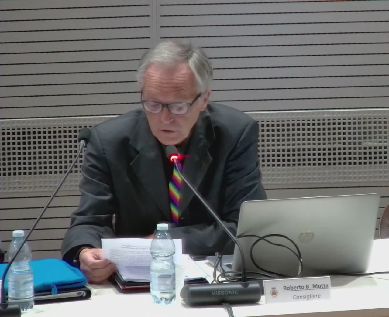 Il coraggio del consigliere “arcobaleno” dopo le polemiche del Pride: “La nostra è sofferenza vera”