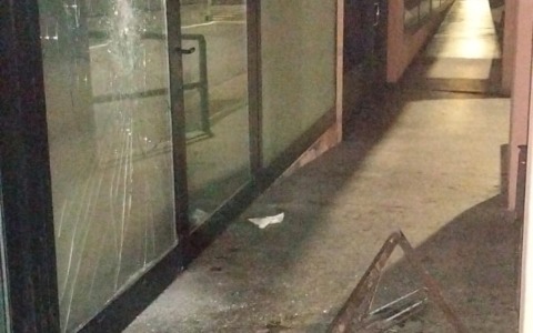 Ubriaco, dà in escandescenze e vandalizza il Centro culturale islamico: arrestato