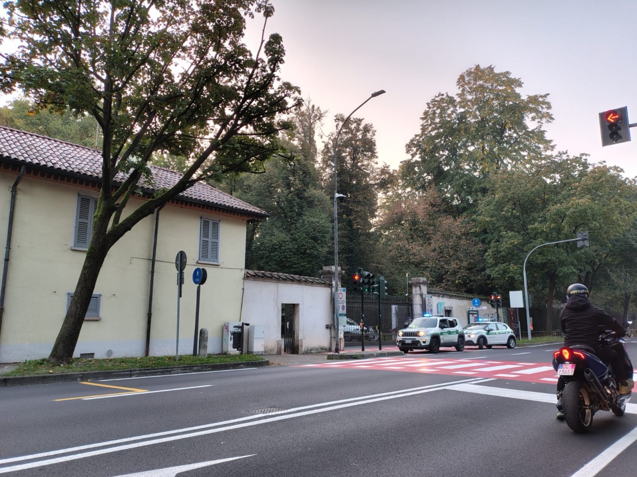 Cancello del Parco chiuso, traffico difficoltoso