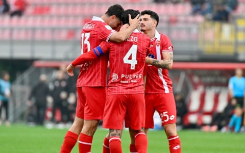 Monza – Catanzaro in diretta: è rimonta biancorossa, Alvarez e Birindelli ribaltano la rete di Cisse