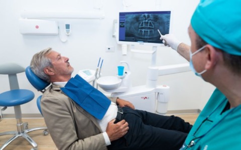 Tecnologia e sicurezza: come affrontare gli impianti dentali senza paura