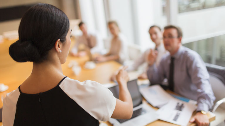 Donne e lavoro, in Brianza “Paghe inferiori e scarsa possibilità di crescita professionale”