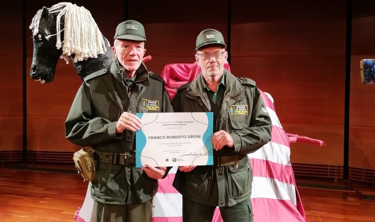 Fa il record di ore di volontariato: premiato