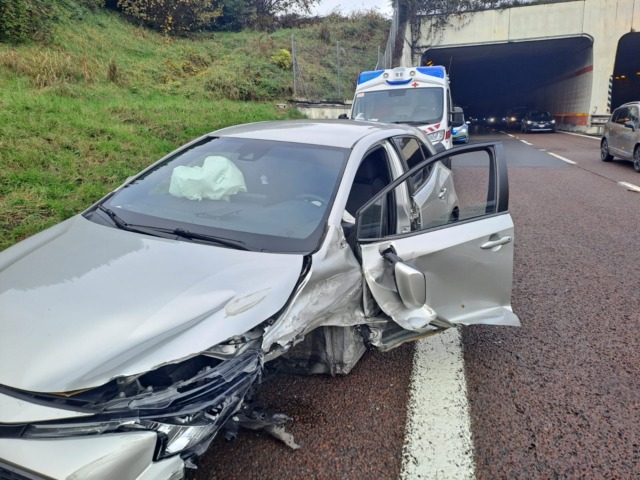 Schianto in Milano-Meda, coinvolti due adulti e un bimbo