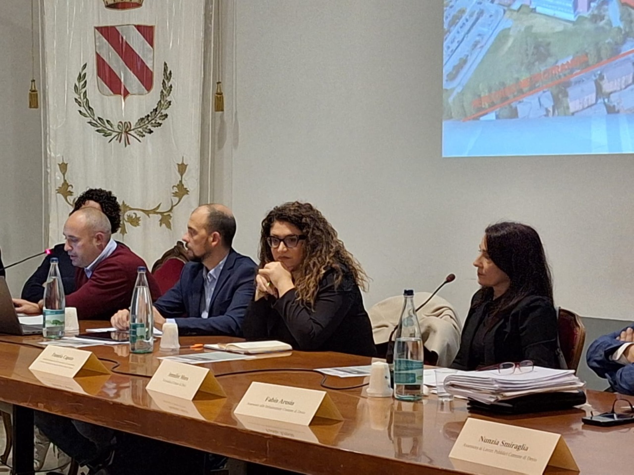 Incubo metrotranvia: cantieri fermi fino almeno a dicembre, manca la forza lavoro e ritardi di due anni