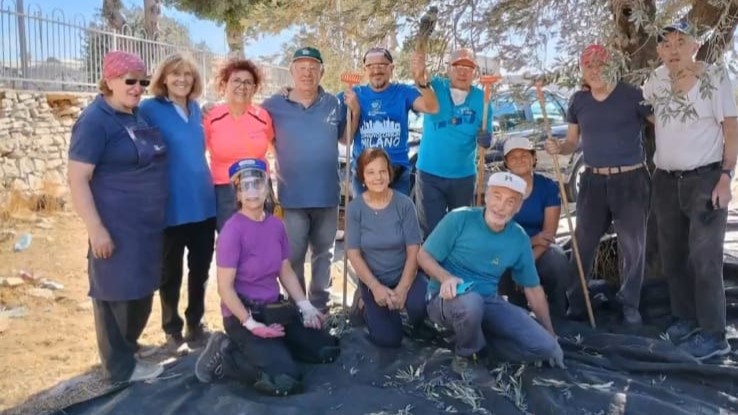 In Palestina a raccogliere olive, portare aiuto e seminare solidarietà