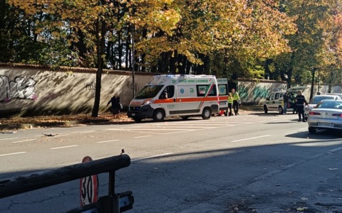 Scontro tra auto e moto davanti al Parco di Monza, traffico in tilt