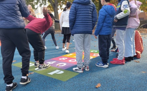 Un nuovo cortile per la didattica all’aperto alla primaria Munari