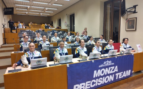 Gli atleti del Monza Precision Team accolti e premiati in Comune