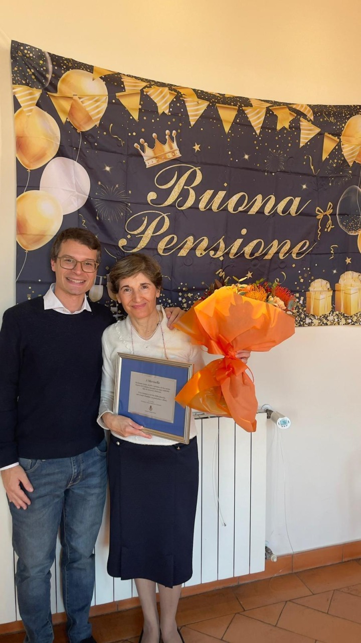 “Grazie Marinella”, dopo quasi mezzo secolo la storica dipendente comunale va in pensione