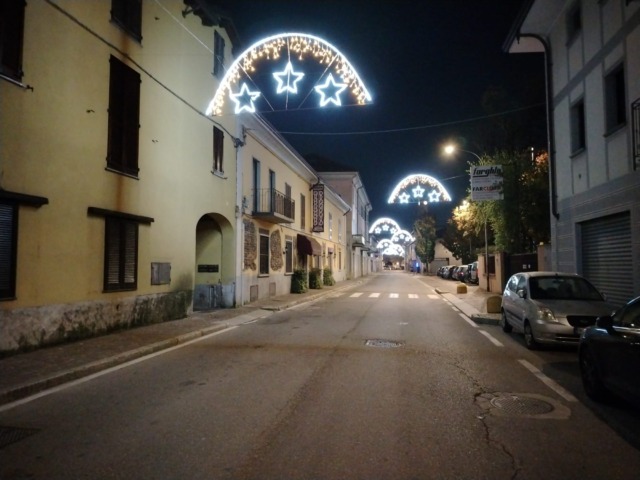 In città si accende la magia del Natale