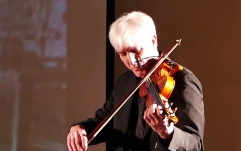 Un violino speciale contro la violenza sulle donne