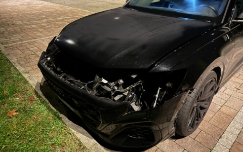 Auto di lusso cannibalizzate nella notte