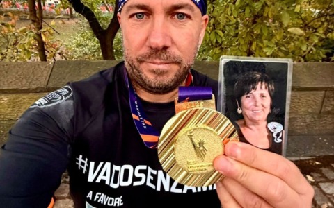 Impresa riuscita: Ivan taglia il traguardo della maratona di New York con mamma Rosina