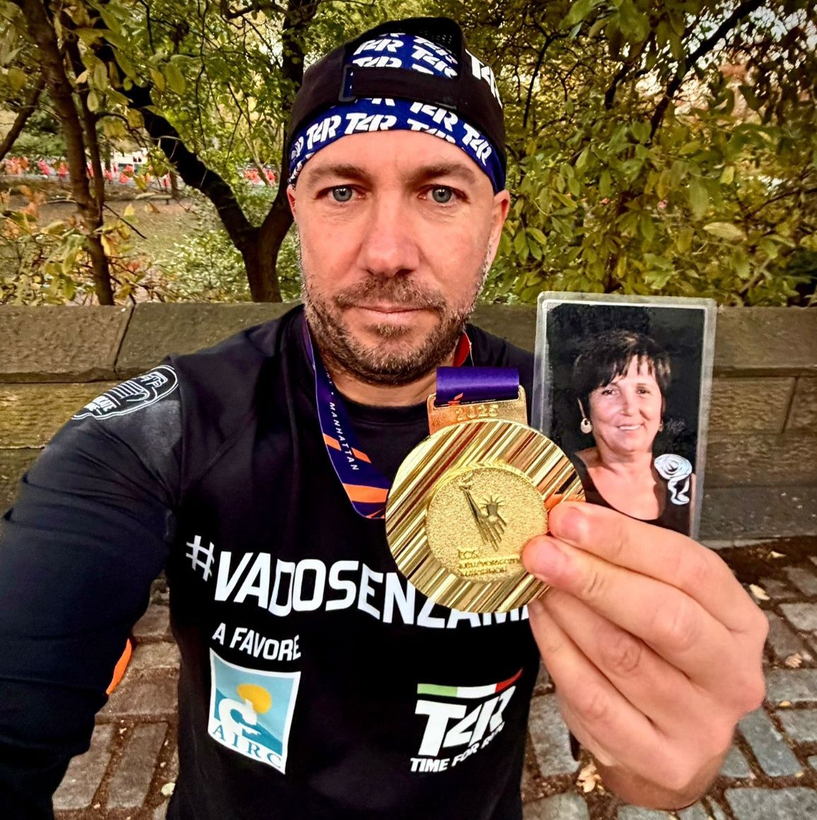 Impresa riuscita: Ivan taglia il traguardo della maratona di New York con mamma Rosina