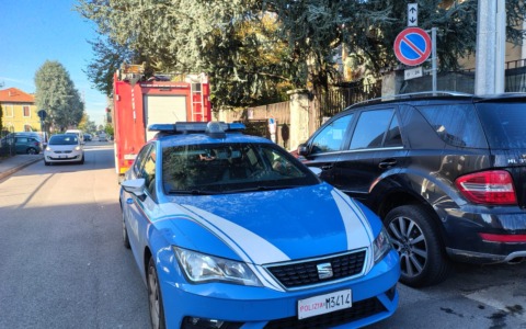 Operaio cade dal ponteggio: soccorsi in via Marelli