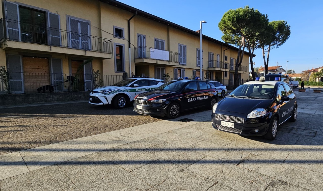 Blitz all’alba in centro paese, sgomberate le case occupate abusivamente