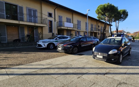 Blitz all’alba in centro paese, sgomberate le case occupate abusivamente