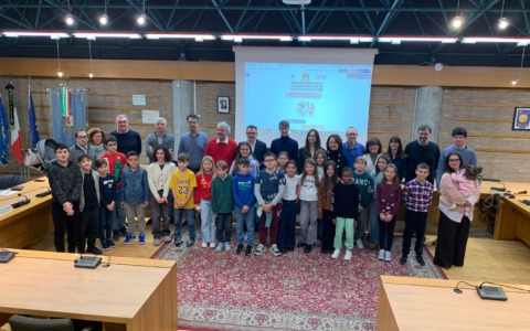 I ragazzi e le ragazze hanno il loro Consiglio comunale