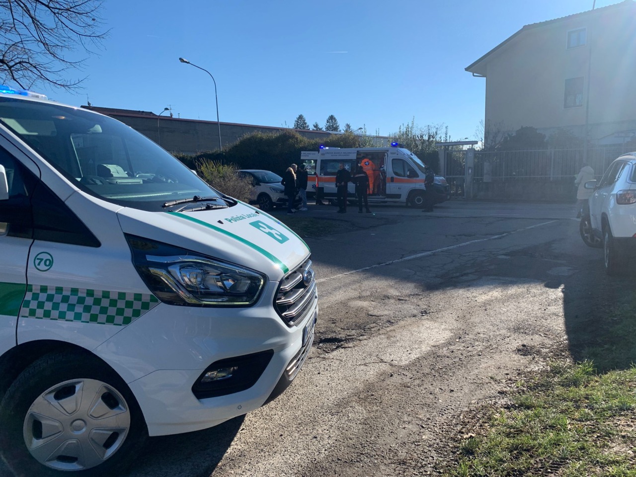 Caduta rovinosa in strada, anziano in ospedale