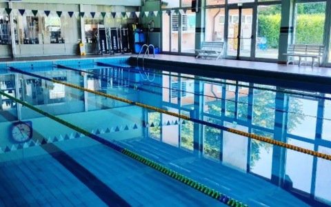“La piscina è a norma, la decisione di chiuderla è stata del gestore”