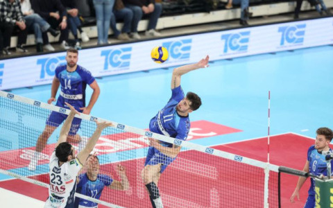 Pesante sconfitta per la Vero Volley Monza: Trento vince 3-0