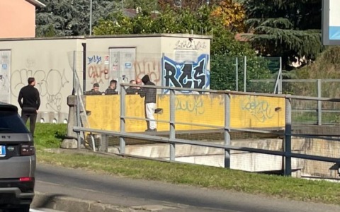 Minaccia di buttarsi in Tangenziale, 33enne salvato dai Carabinieri