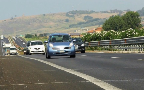 Esodo feste natalizie 2025: da oggi in viaggio 3,5 milioni di veicoli sulle strade Anas