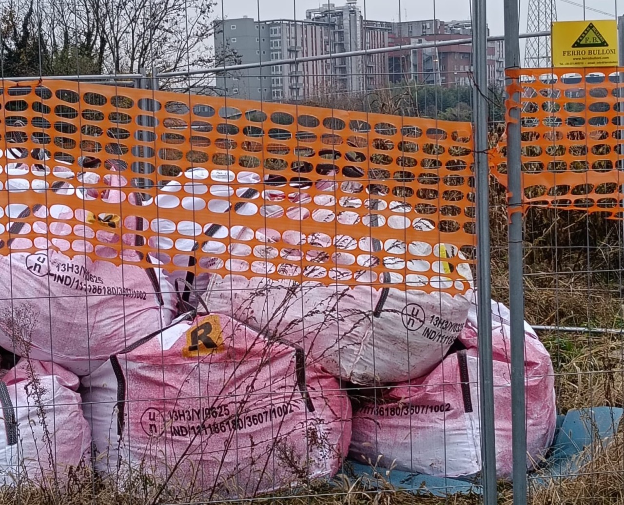 La denuncia dei Comitati: “Rifiuti pericolosi e amianto nei cantieri di Pedemontana”