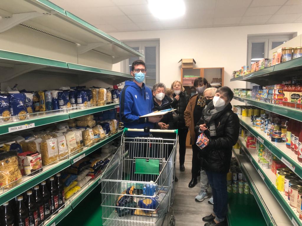 Rapporto Caritas: le nuove povertà parlano sempre più italiano