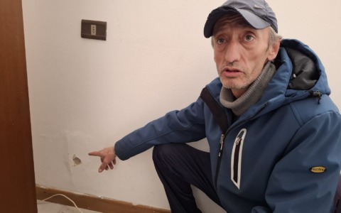 Casa comunale appena assegnata ma ha già problemi di umidità