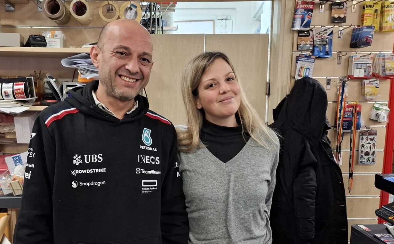 Chiude la cartoleria edicola in piazza Biraghi