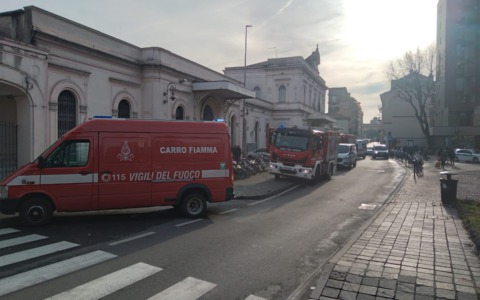 Dramma in stazione: 58enne travolto dal treno