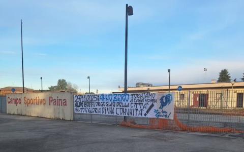 Centro sportivo Boffi,  sono iniziati i lavori:   a Paina festeggiano con striscioni