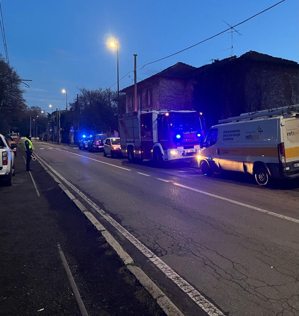 Perdita di gas a causa di un tubo rotto, intervenuti i Vigili del Fuoco