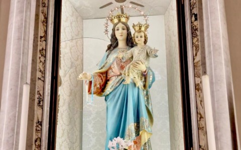 Furto sacrilego in chiesa, rubati i gioielli dalla statua della Madonna