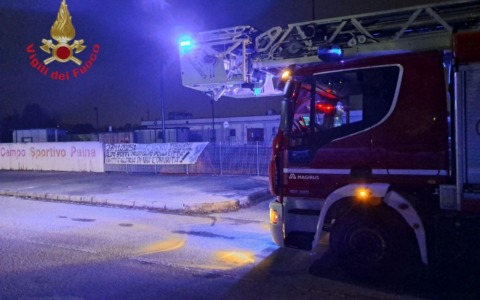 Vandali al centro sportivo Boffi, incendiano alcuni container