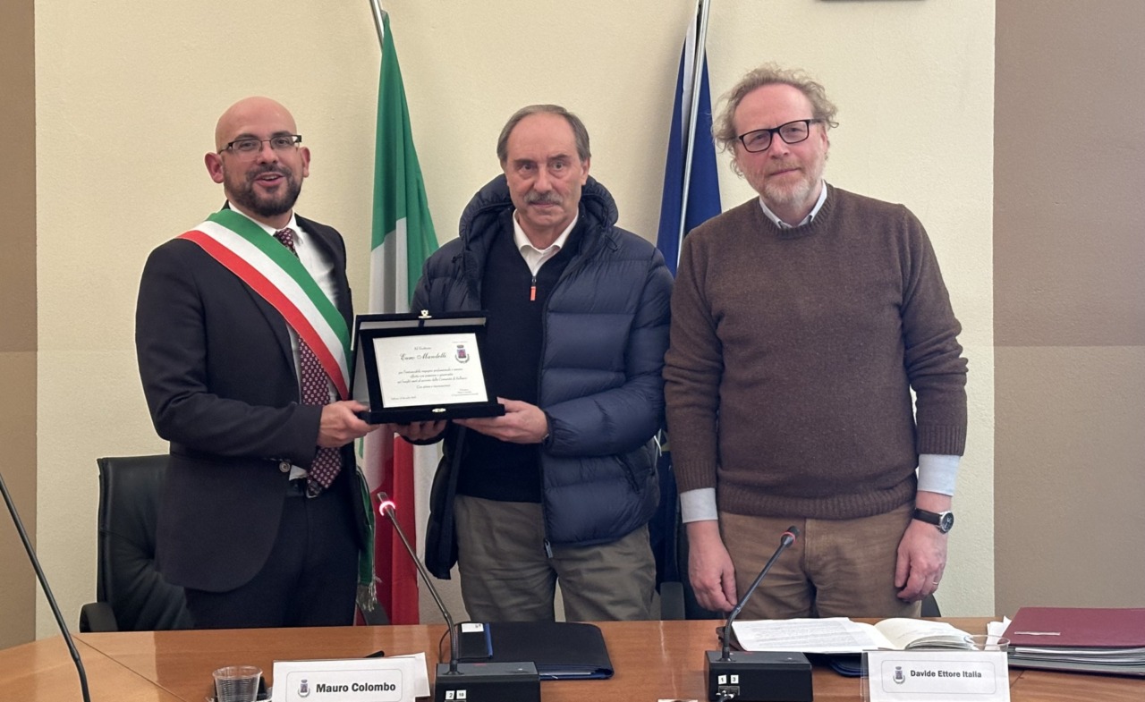 Una vita da medico di famiglia: il Comune ringrazia il dottor Mandelli