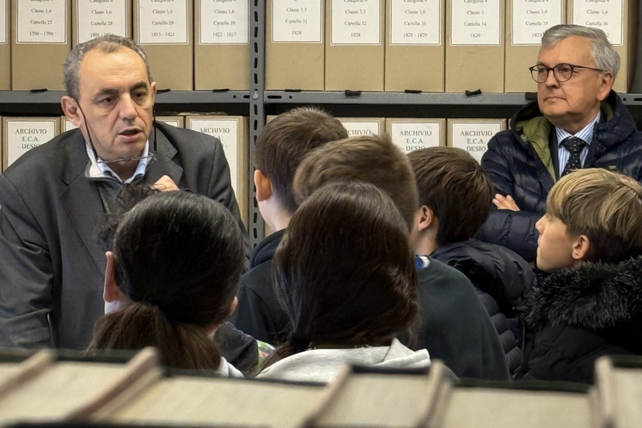 L’archivio storico ha aperto le sue porte: 200 studenti alla scoperta delle origini della città
