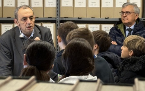 L’archivio storico ha aperto le sue porte: 200 studenti alla scoperta delle origini della città